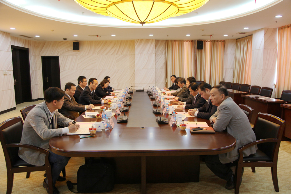 校领导一行赴上海工程技术大学调研学习