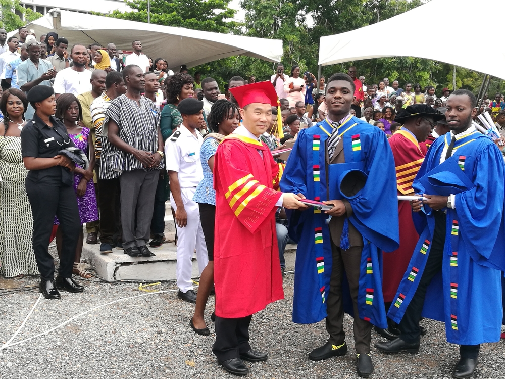 我校与中西非地区海事大学合作举办的“物流管理”本科项目第四届学生毕业典礼在加纳举行