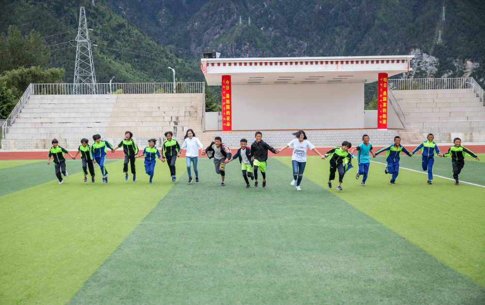 “逐光”实践队