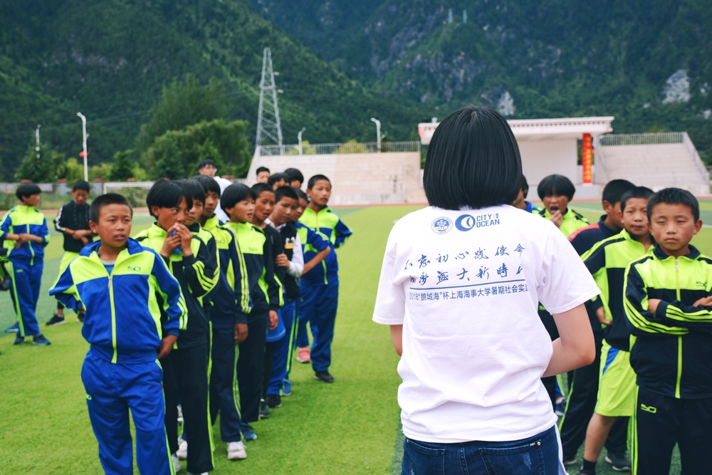 “逐光”实践队