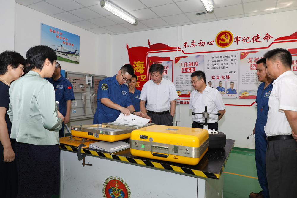 参观飞行保障党支部