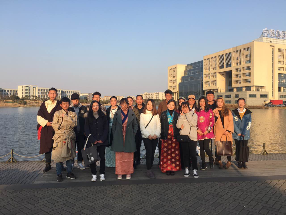 我校少数民族同学欢度藏历新年