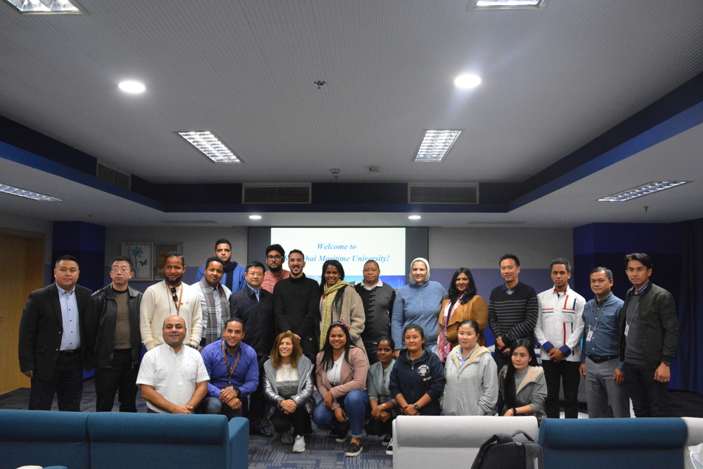 “2019年发展中国家海上丝绸之路建设与推进”研修班学员来上海海事大学交流学习