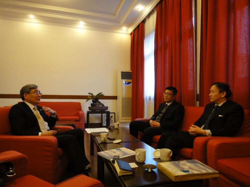 国际海事大学联合会秘书长Takeshi Nakazawa来我校进行工作会谈