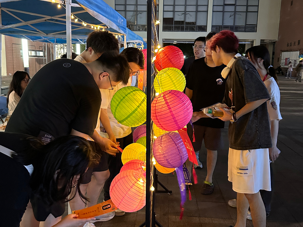 中秋猜灯谜活动