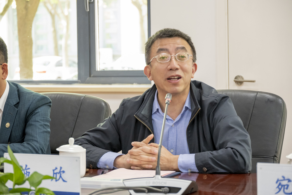 学校举行鹏城海物流奖教金颁奖仪式