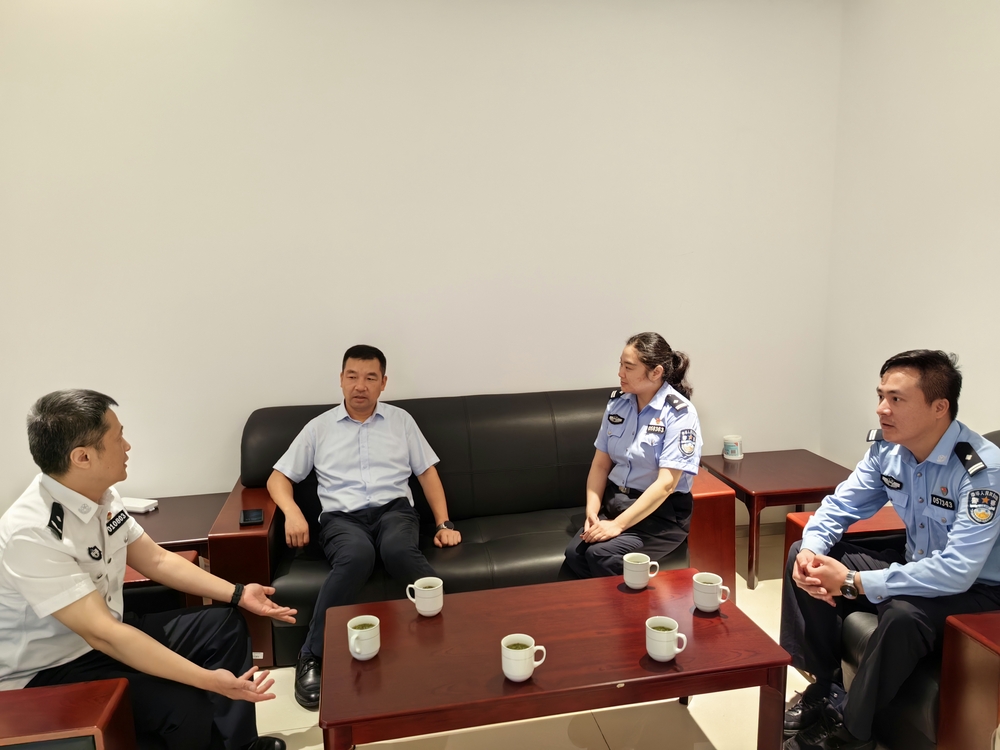 校领导走访属地各警务及消防单位