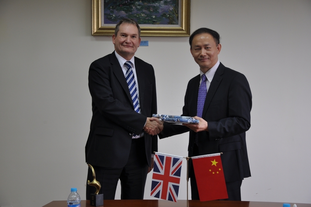 金永兴副校长会见英国朴茨茅斯大学校长一行