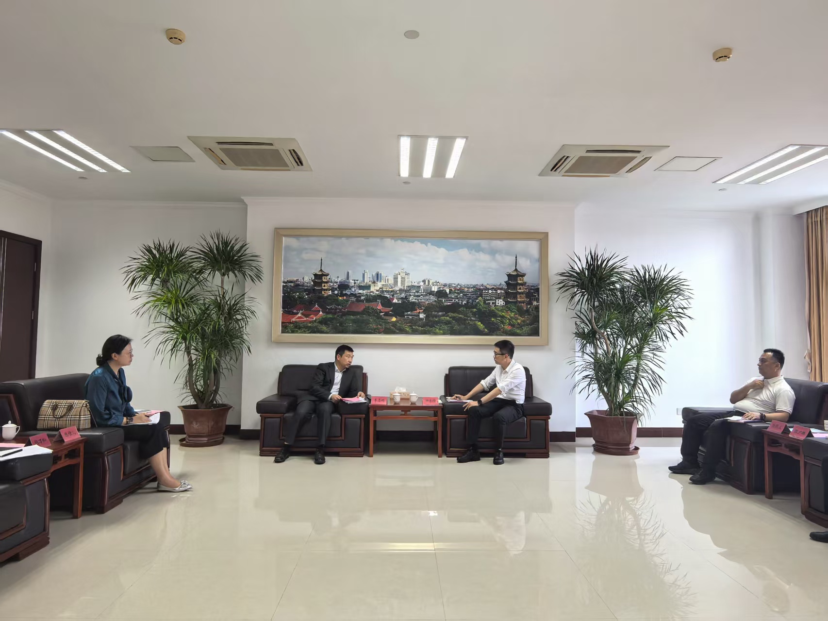 校党委副书记、副校长李志鹏率队赴泉州调研