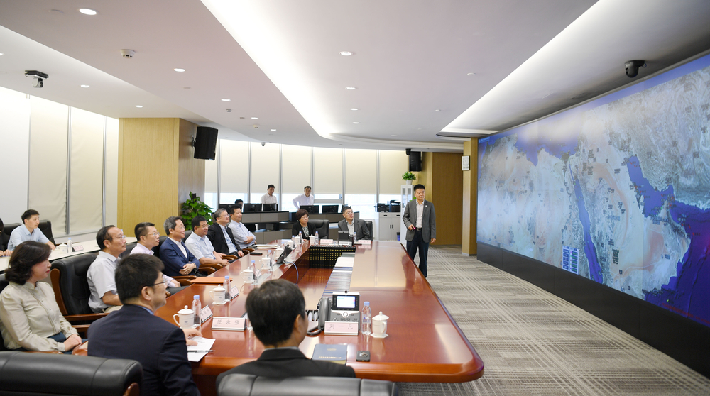 参观中远海运应急指挥中心
