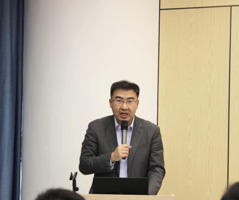 上海海事大学研究生院院长杨斌致欢迎词