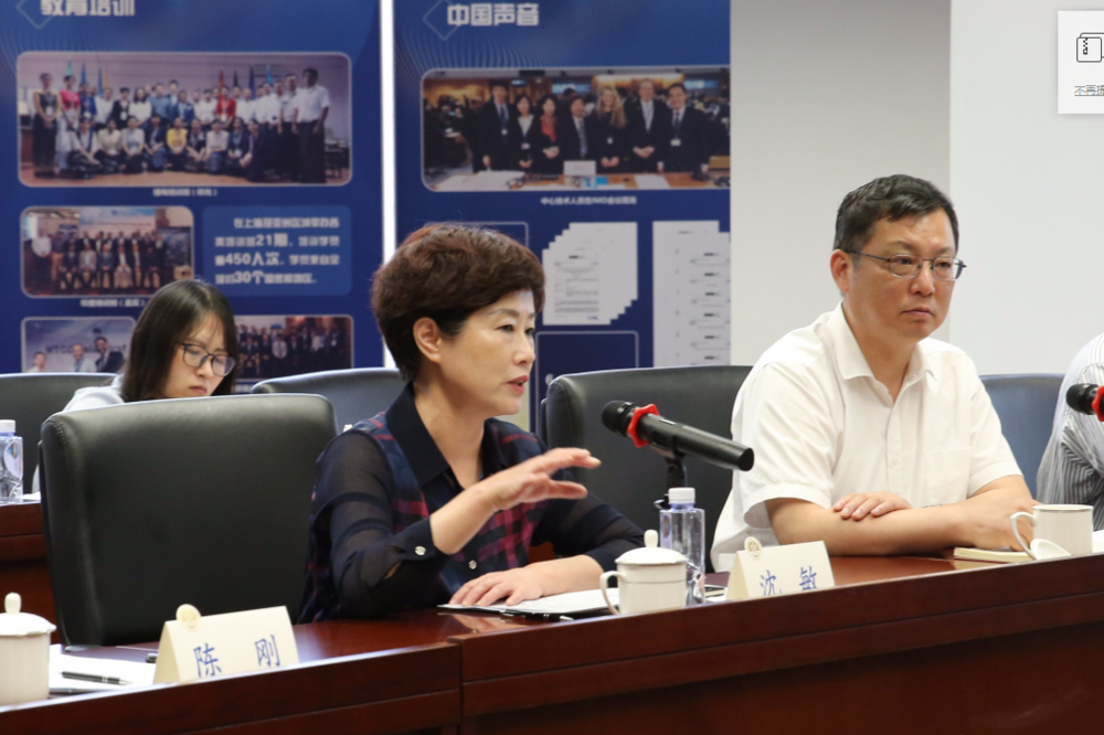 全国政协委员、市政协常委、港澳台侨委员会主任沈敏讲话