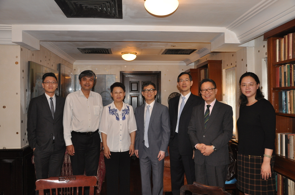与香港船东会副主席许积皋先生等香港航运届人士交流