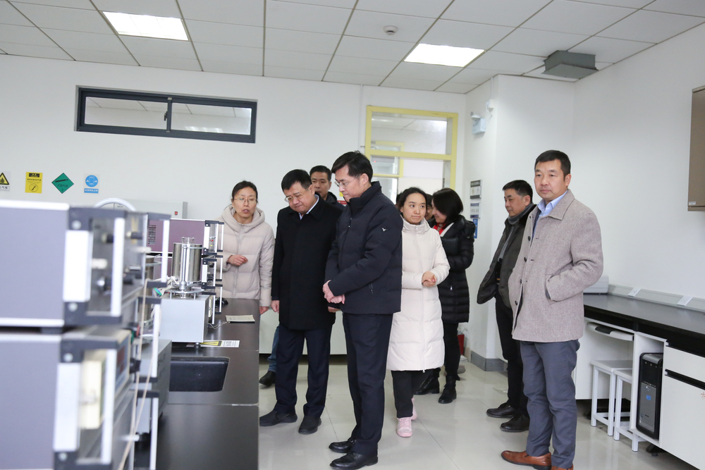 检查海洋科学与工程学院实验室安全