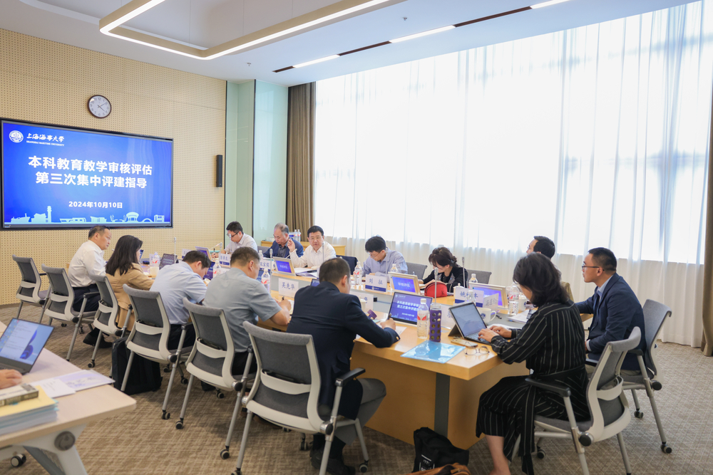 第一组集中评建指导现场