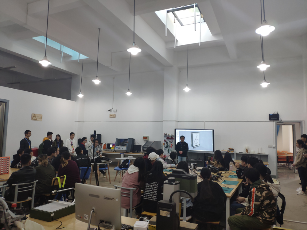 指导创客活动 指导创客活动