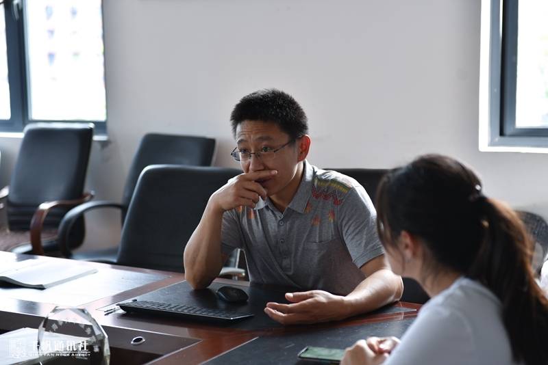 叶善初老师接受采访 叶善初老师接受采访