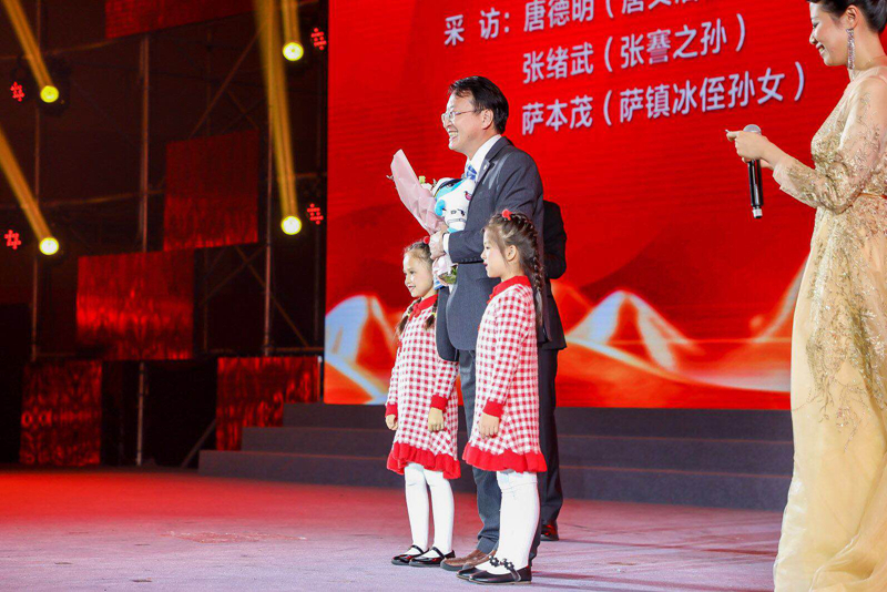 与时光对话《海大的故事》唐德明(唐文治曾孙)、张绪武(张謇之孙)、萨本茂(萨镇冰侄孙女) 与时光对话《海大的故事》唐德明(唐文治曾孙)、张绪武(张謇之孙)、萨本茂(萨镇冰侄孙女)