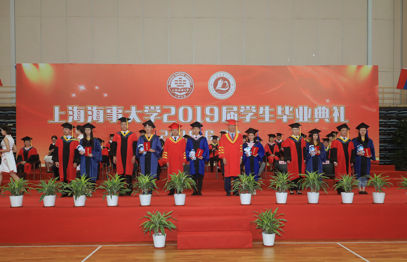 优秀毕业生代表学位颁授仪式 优秀毕业生代表学位颁授仪式
