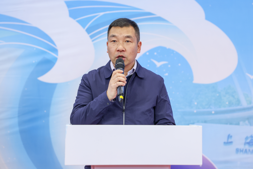 党委副书记、副校长李志鹏致辞
