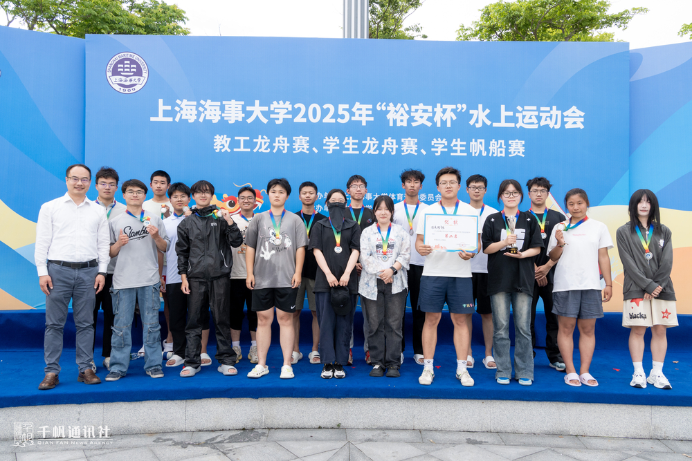 学生龙舟第二名