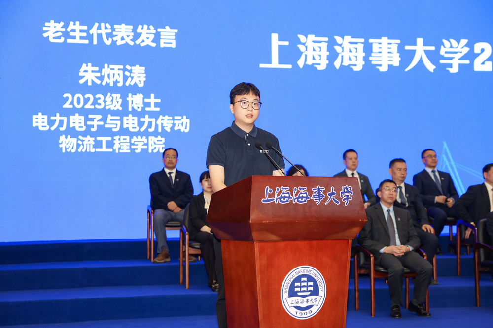 老生代表朱炳涛发言