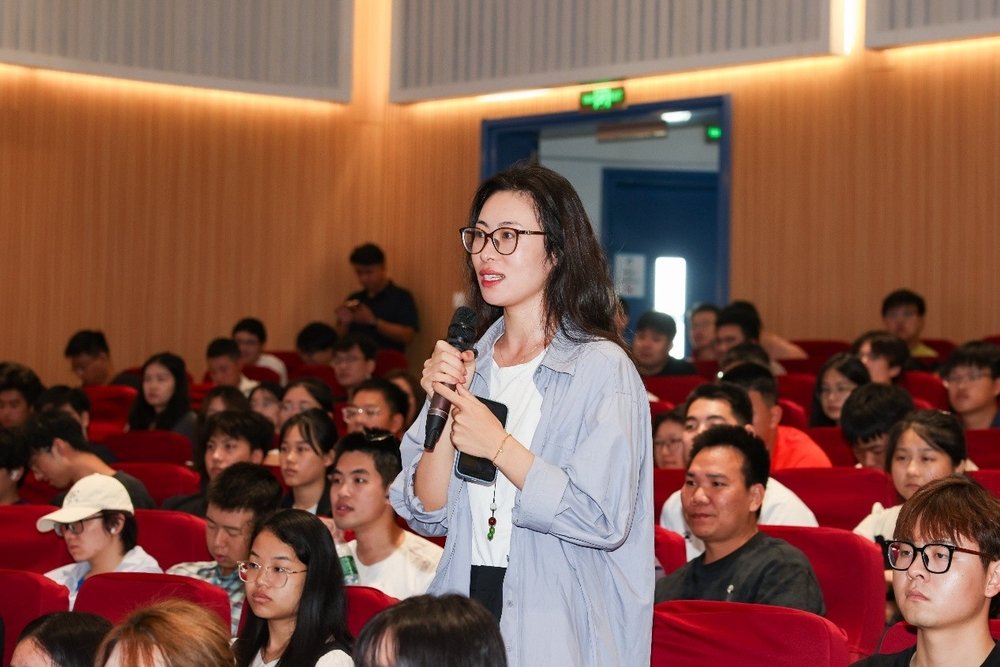 现场师生提问