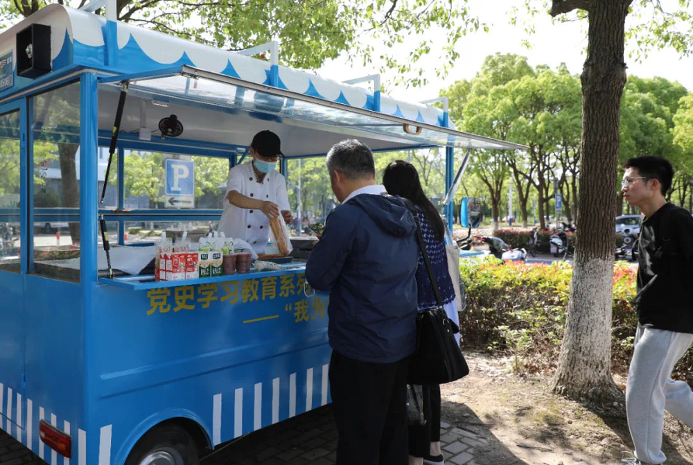 流动早餐车
