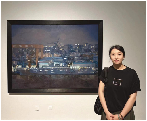 黄菁菁老师与作品合影